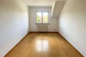 Sofort verfügbar | Viel Raum zum Verwirklichen | Maisonette | 4 Zimmer | Balkon | Garage inkludiert – Die vollständige Adresse der Immobilie erhältst du vom Anbieter., 4319 Althen-Kleinpösna, Leipzig – Vorschaubild 2