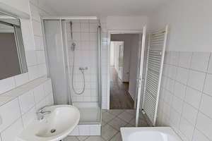 Ideal für Familien & Paare: Komfortable 3-Zimmer-Wohnung mit Loggia und viel Stauraum – Lahrkampstraße 6, 33104 Schloß Neuhaus, Paderborn – Vorschaubild 9