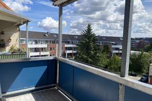 Sofortbezug! Helle 5-Zimmer-Altbauwohnung m. Balkon über den Dächern von Kiel zu kaufen. – Die vollständige Adresse der Immobilie erhältst du vom Anbieter., 24114 Südfriedhof, Kiel – Vorschaubild 15