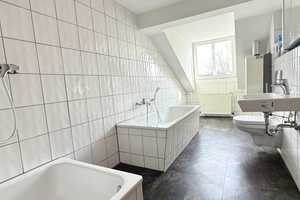 Zu vermieten: frisch modernisierte Dachgeschosswohnung in Mönchengladbach! – Lüpertzender Straße 133, 41061 Mönchengladbach – Vorschaubild 6