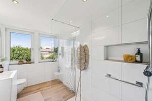 EXKLUSIVES FAMILIENDOMIZIL IN TOP-LAGE MIT  POOL, PHOTOVOLTAIK & EINLIEGERWOHNUNG! – Die vollständige Adresse der Immobilie erhältst du vom Anbieter., 38118 Westliches Ringgebiet, Braunschweig – Vorschaubild 6