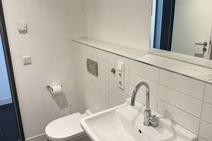 Hochwertige Eigentumswohnung im denkmalgeschützten KesselhausQuartier mit Balkon zum grünen Innenhof – Eberhard-Roters-Platz 13, 10965 Kreuzberg, Berlin – Vorschaubild 10