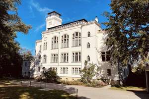 Wohnen in der Schlossvilla in traumhafter Lage - Dresden-Cossebaude