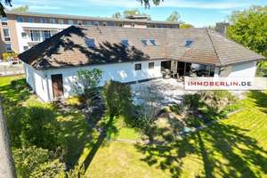 IMMOBERLIN.DE - Traumhafte Lage! Großzügiger Bungalow mit Südwestgarten am Stadtrand – Die vollständige Adresse der Immobilie erhältst du vom Anbieter., 12209 Lichterfelde, Berlin – Vorschaubild 3