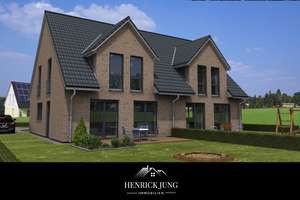 Traum-Doppelhaus auf sonnigem Grundstück – modern, großzügig, energieeffizient