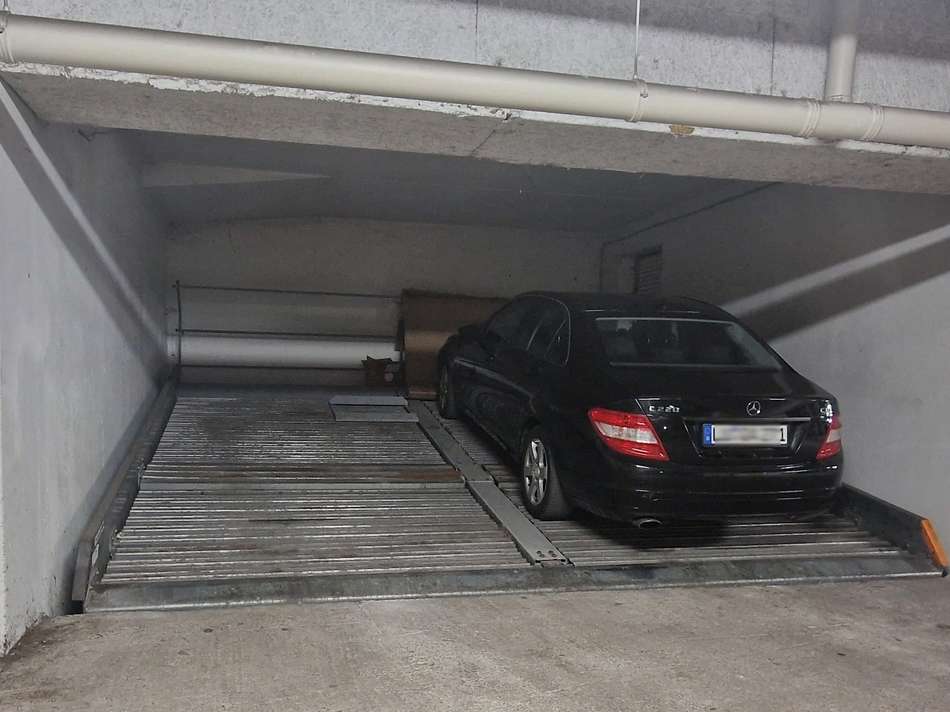 Tiefgaragenstellplatz
