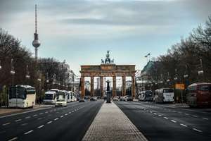 Luxus-Maisonette am Rosenthaler Platz mit Garten, Stellplatz und Perspektive zur Eigennutzung – Die vollständige Adresse der Immobilie erhältst du vom Anbieter., 10119 Mitte (Ortsteil), Berlin – Vorschaubild 44