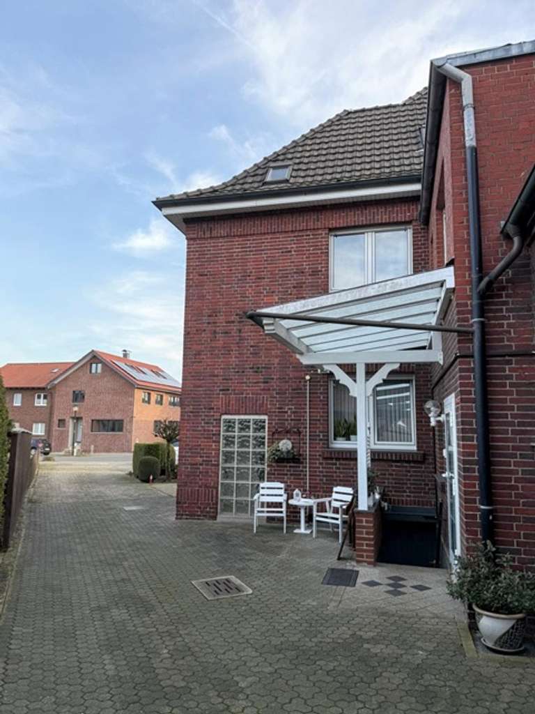 Immobilie in Ascheberg - Großzügiges Familiendomizil mit 2 Garagen und großem Garten - Bild 2