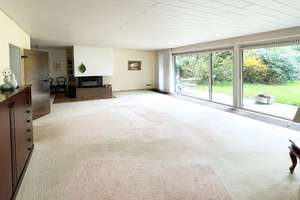 Zentral gelegenes, zweigeschossiges Wohnhaus mit Keller, Garage sowie Carport und schönem Garten – Die vollständige Adresse der Immobilie erhältst du vom Anbieter., 49661 Cloppenburg – Vorschaubild 4