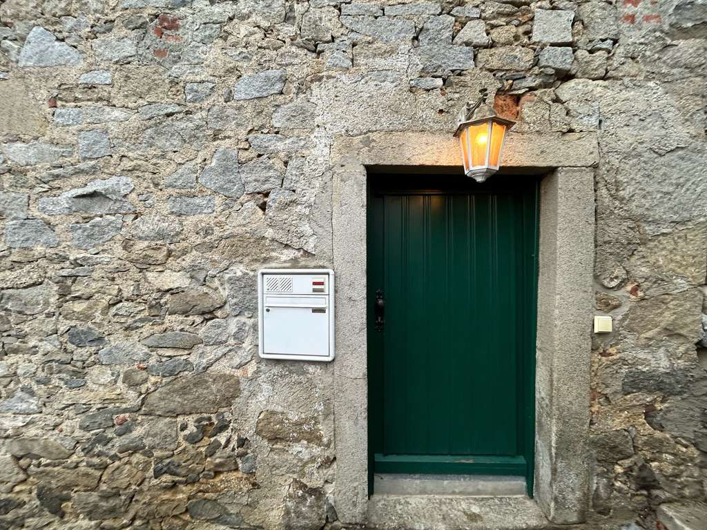 Immobilie in Fürstenstein - Exklusive Maisonette mit eigener Terrasse im Denkmal – Wohnen unterhalb des Schlosses Fürstenstein - Bild 1