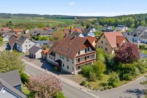 Raumwunder! Großzügiges Zweifamilienhaus mit Garten, Werkstatt und Doppelgarage in ruhiger Lage – Die vollständige Adresse der Immobilie erhältst du vom Anbieter., 95473 Creußen – Vorschaubild 5