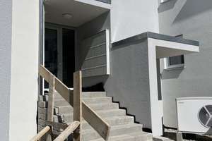 Erstbezug mit Balkon und EBK: Geschmackvolle 3-Zimmer-Erdgeschosswohnung gehobene Innenausstattung – Dellmensinger Str. 9, 89155 Erbach – Vorschaubild 2