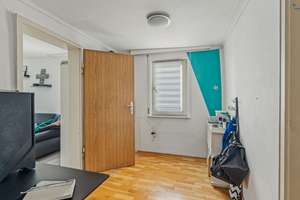 Vollvermietetes 3-Familienhaus in Stuttgart-Wangen — Sanierungspotenzial mit laufenden Mieteinnahmen – Die vollständige Adresse der Immobilie erhältst du vom Anbieter., 70327 Wangen, Stuttgart – Vorschaubild 25