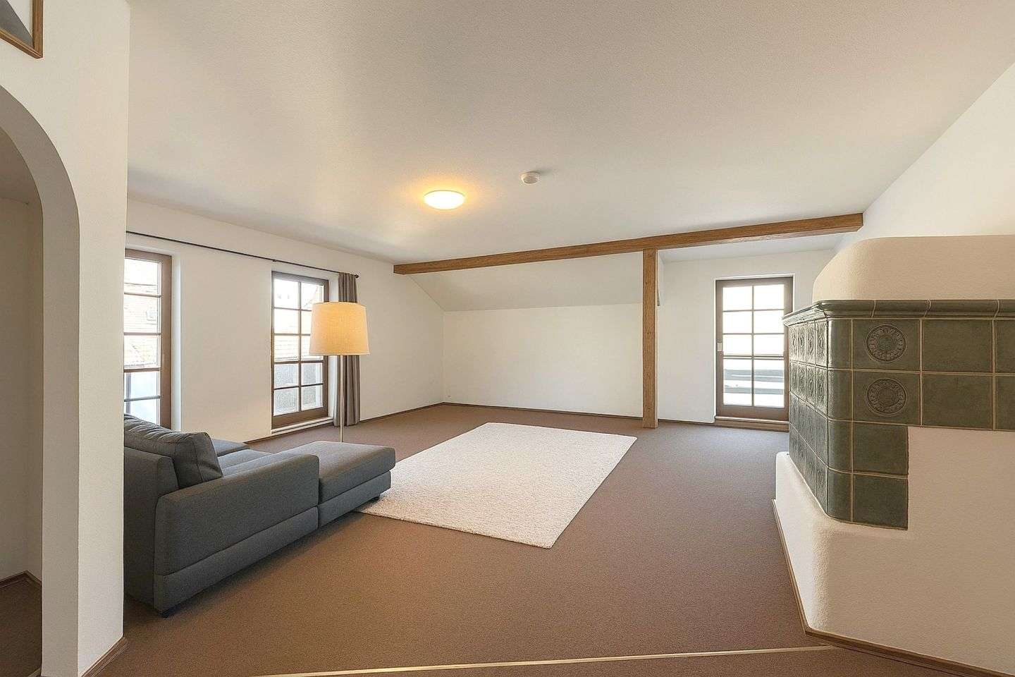 Immobilie in Oberammergau - Oberammergau: Große, zentrale 3-Zimmer-Dachgeschosswohnung, vermietet, mit Balkonen und Dachterrasse - Bild 2