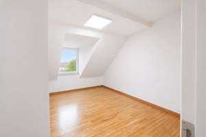 Bezugsfrei ab 1. August: 3-Zimmer-Dachgeschosswohnung mit Dachterrasse in Berlin-Kladow – Die vollständige Adresse der Immobilie erhältst du vom Anbieter., 14089 Kladow, Berlin – Vorschaubild 7