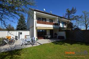 Gepflegte Doppelhaushälfte mit großem Garten und Garage in guter Lage in Augsburg-Göggingen