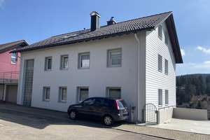 Großes u. gepflegtes 4-Familienhaus mit PV-Anlage in sonniger Lage von Schonach – Die vollständige Adresse der Immobilie erhältst du vom Anbieter., 78136 Schonach im Schwarzwald – Vorschaubild 2