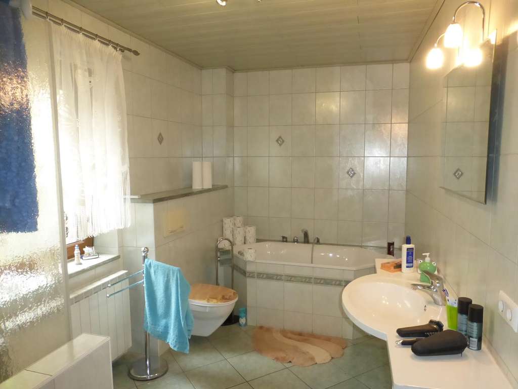 Immobilie in Lichtenstein/Sachsen - Saniertes EFH mit Garage (Lichtenstein) - Bild 4