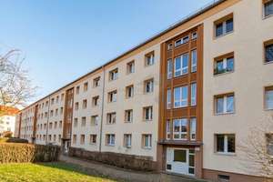+ WG-geeignete Wohnung in Bernsdorf + Gemütliche 3 Raum-Whg. mit Einbauküche, Balkon & Tageslichtbad – Fabriciusstraße 10, 9126 Bernsdorf, Chemnitz – Vorschaubild 13