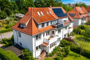 Attraktives Mehrfamilienhaus mit 3 Wohnungen, 8 Garagen, Süd-West Grundstück in Top-Lage! – Kassebohmer Weg 1, 18055 Brinckmansdorf, Rostock – Vorschaubild 2