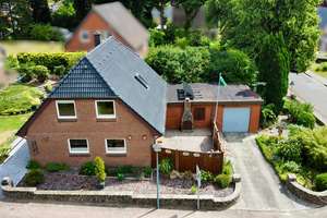 Ihr neues Zuhause – Gepflegtes Einfamilienhaus mit Wohlfühlcharakter in Osterrönfeld – Die vollständige Adresse der Immobilie erhältst du vom Anbieter., 24783 Osterrönfeld – Vorschaubild 2