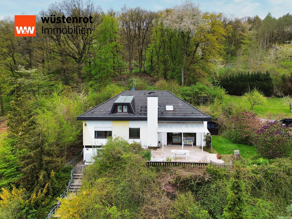 Immobilie in Morschen - Idyllisches Einfamilienhaus mit Einliegerwohnung und unverbaubarer Sicht in 34326 Altmorschen - Bild 0