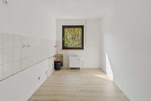 Renovierte 3 Zi.-EG-Wohnung mit Tageslichtbad – Dellwiger Straße 123, 45357 Frintrop, Essen – Vorschaubild 3