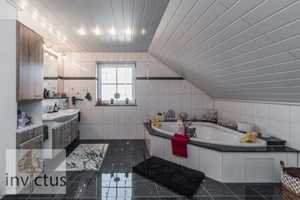Wohnen mit Stil: Großzügiges Haus mit 6 Zimmern, Wintergarten, Doppelgarage, Kamin & Einliegerwhg! – Heilbronn (Kreis) – Vorschaubild 25