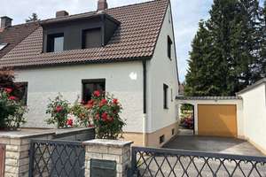 Renovierungsbedürftige DHH München-Moosach