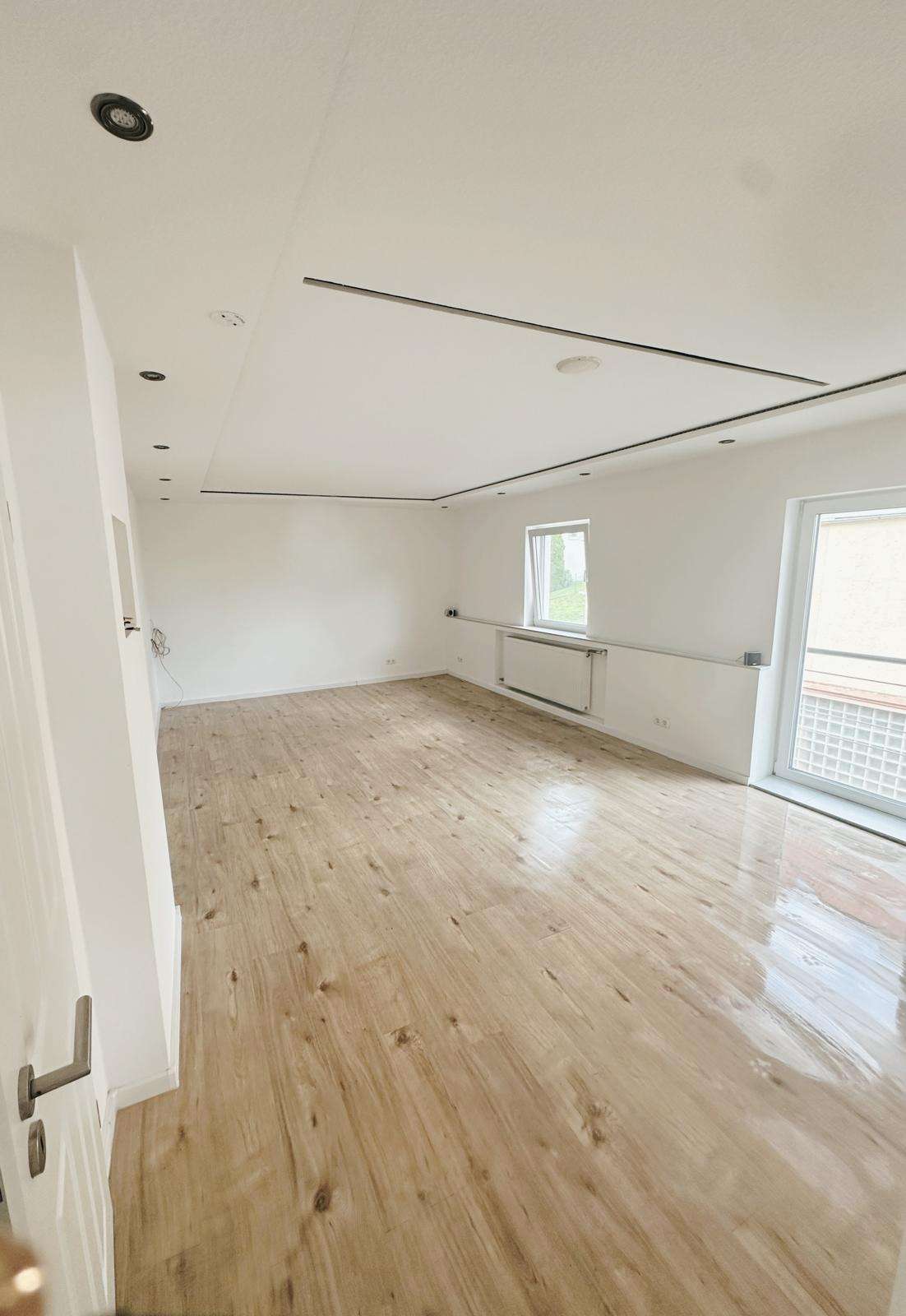 Immobilie in Haibach - Provisionsfrei! Stilvolles, geräumiges und saniertes 10,5-Zimmer-Haus in Haibach - Bild 0