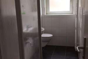 Verfügbar ab 01.07.26:  Erdgeschoßwohnung mit Duschbad und Balkon – Göteborgring 73, 24109 Mettenhof, Kiel – Vorschaubild 2