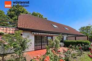 FÜR EINE ODER ZWEI FAMILIEN MIT EINBAUKÜCHEN + KAMINOFEN + DACHTERRASSE+ GARAGE + DOPPELCARPORT – Güstrow (Kreis) – Vorschaubild 6