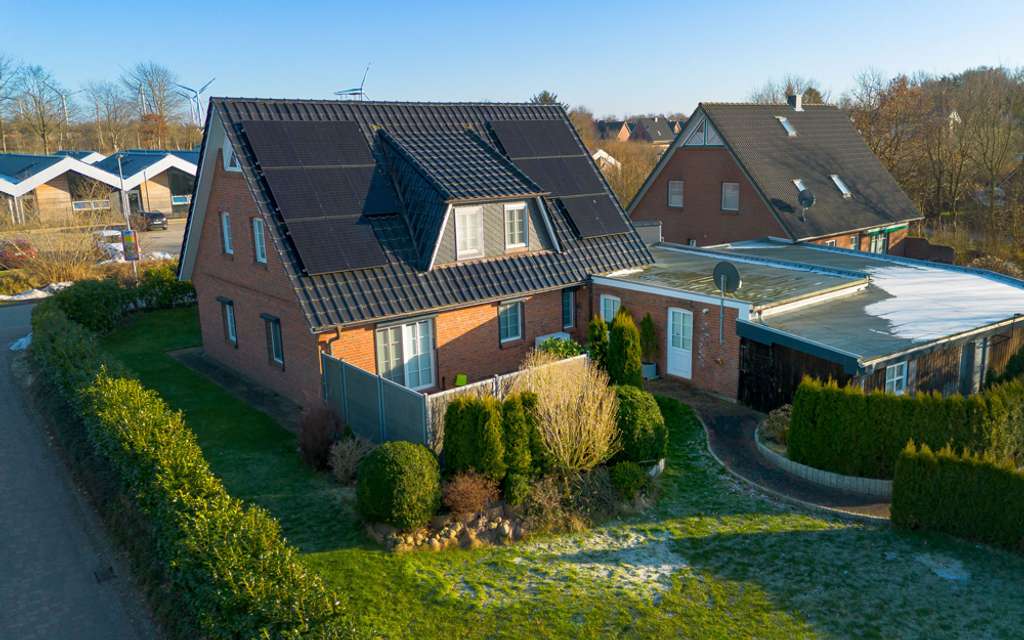 Immobilie in Norstedt - Optimal für Familien: großes, top-ausgestattetes und energieeffizientes Einfamilienhaus in Viöl. - Bild 2