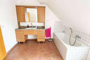 Helle Dachgeschosswohnung mit Balkon direkt am Ruhrpark – Die vollständige Adresse der Immobilie erhältst du vom Anbieter., 46049 Alstaden-Ost, Oberhausen – Vorschaubild 5