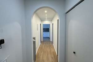 Hochwertig renovierte 2-Zimmer-LUXUS-Wohnung mit Balkon, Schwimmbad und Sauna