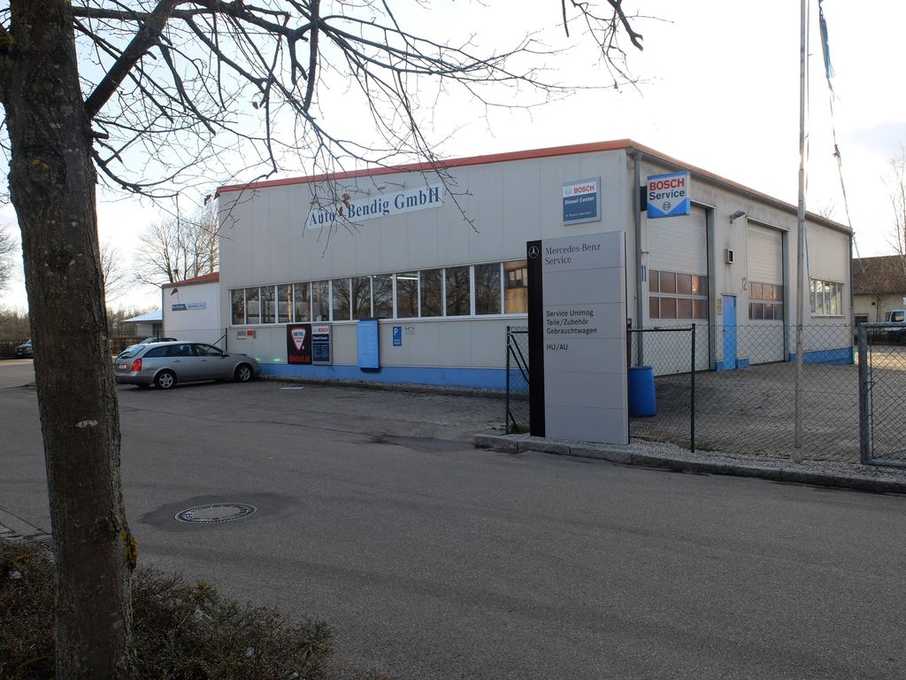 KFZ-Werkstatt komplett eingerichtet mit großem Hof mit 30-40 KFZ ...