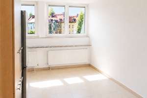 Großzügige und helle, renovierte 2-Zimmer-Dachgeschoß-Wohnung mit Lift in Sendling – Senserstr. 15, 81371 Sendlinger Feld, München – Vorschaubild 6