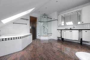 +FFM-Ginnheim+ Charmantes Stadthaus m. optimaler Nutzbarkeit, Garten + Fläche für neues XS-Haus – Frankfurt am Main – Vorschaubild 16