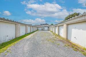 Attraktives Investment mit 29 Garagen, Lager-/ Ladenflächen & vermieteten Doppelhaushälften – Die vollständige Adresse der Immobilie erhältst du vom Anbieter., 52428 Jülich – Vorschaubild 18