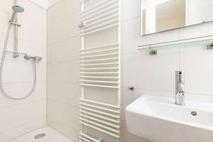 HOCHWERTIG SANIERTE  2-ZIMMER-WOHNUNG MIT BALKON – Gerichtstraße 84, 13347 Gesundbrunnen, Berlin – Vorschaubild 5