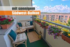 mit Einbauküche und sonnigem Südwest-Balkon