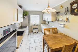 Seltene Feldrandlage | Freistehender Bungalow mit Einliegerwohnung & großem Potenzial – Die vollständige Adresse der Immobilie erhältst du vom Anbieter., 65205 Delkenheim, Wiesbaden – Vorschaubild 3