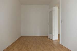 Klick hier:   gemütliche 4-Zimmer-Wohnung – Yorckstraße 34b, 9130 Yorckgebiet, Chemnitz – Vorschaubild 3