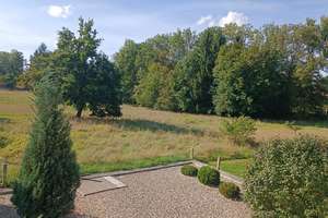 Im Grünen gelegene Hauseinheit mit Garten in einer ruhigen Vierparteienanlage – 94148 Kirchham – Vorschaubild 2
