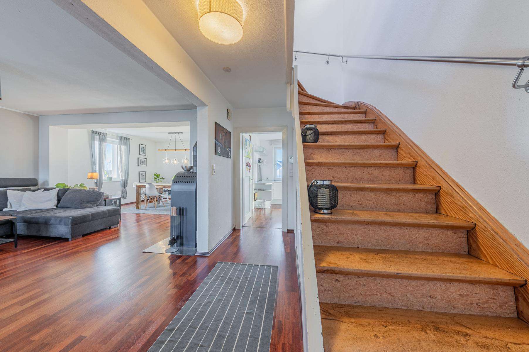 Immobilie in Liebshausen - Geräumiges Einfamilienhaus auf großem Grundstück in ruhiger Ortsrandlage mit Garage - Bild 2