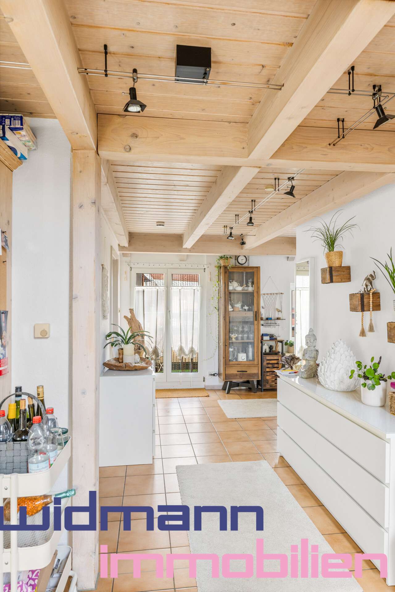 Immobilie in Schönaich - Wohnen wie im eigenen Haus – charmante Maisonettewohnung im Herzen von Schönaich - Bild 1