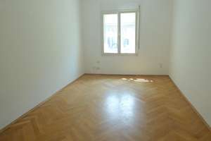 Geräumige 6-Zimmer-Wohnung in einem denkmalgeschützten Haus in der Neu-Ulmer Innenstadt – Die vollständige Adresse der Immobilie erhältst du vom Anbieter., 89231 Neu-Ulm – Vorschaubild 5
