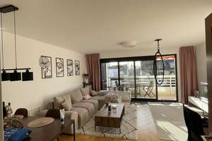 Gelegenheit in Rhein Nähe: Helle Wohnung-2 schöne Zimmer, Küche, Sonnenbalkon u. Gartenblick