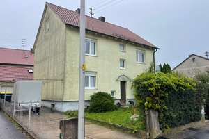 Freistehendes Dreifamilienhaus in Heilbronn-Frankenbach mit Garten, Garage und Stellplatz – Die vollständige Adresse der Immobilie erhältst du vom Anbieter., 74078 Frankenbach, Heilbronn – Vorschaubild 1