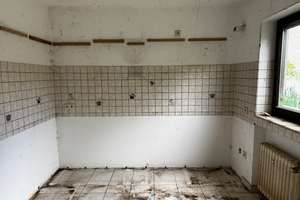 Sanierungsbedürftiges Reihenhaus mit großem Entwicklungspotenzial – Die vollständige Adresse der Immobilie erhältst du vom Anbieter., 51147 Lind, Köln – Vorschaubild 9